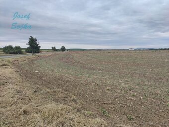 Prodej stavebního pozemku v obci Strachotín, 850m2 - 4