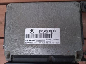 Řídící jednotka motoru 06A 906 019 BT - Octavia I 1,6MPI/74 - 4
