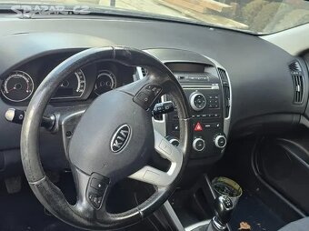 Kia Ceed - 4