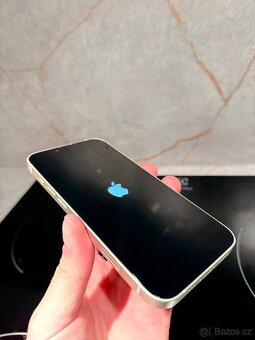 iPhone 13 128 Gb, bílý + bohaté příslušenství - 4