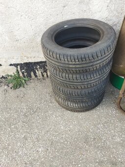 Prodam pneu 185/60 R 15 - 4