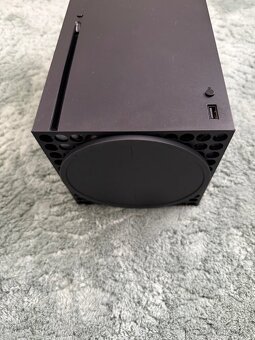 Prodám Microsoft Xbox Series X 1TB - 4