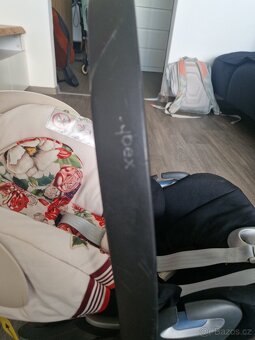 Cybex spring blossom cloud Z i-size + fusak - 4