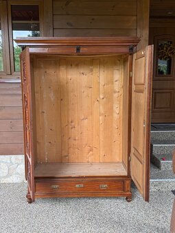 Starožitná skříň - 4