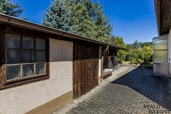 Rodinný dům 5+1 v Úvalech s garáží a nájemníkem - 4