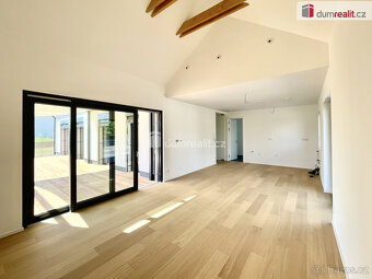 Prodej rodinného domu 5+ kk 135 m², s pozemkem 658 m² - 4