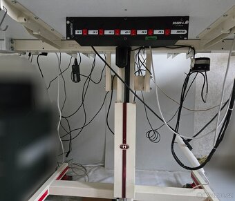 Speciální el. polohovací pracovní stůl - 4