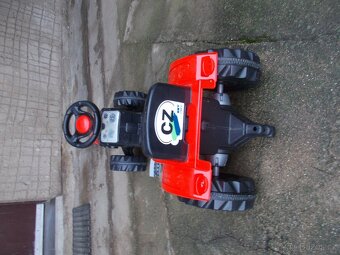 dětský šlapací traktor - 4