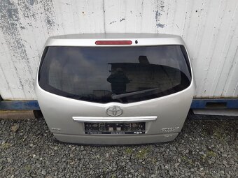 Toyota Corolla Verso dveře - 4