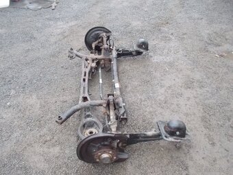 zadní náprava VW Touran model 2003-2010 - 4