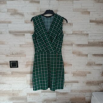 Zelené teplejší šaty mohito S 36 - 4