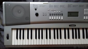 Klávesy Yamaha DGX 220 - 4