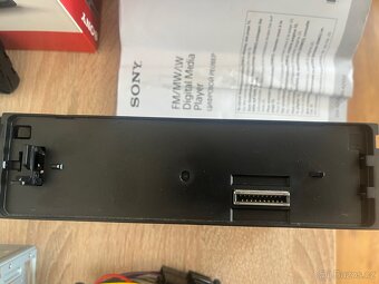 Autorádio Sony DSX - A210UI + rámeček - 4