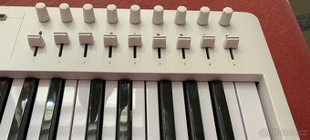 Prodám Arturia KeyLab Essential 49 MK3 White - 4