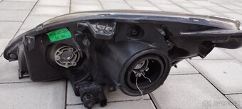 Světlomet Honda Civic VII 2004 - 4