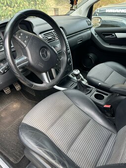 Mercedes -Benz - 4