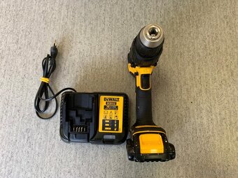 Aku DeWalt DCD778 + nabíječka + baterie + kufr - 4
