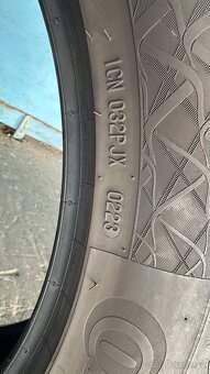 Prodám pneu 215/55 R18Continental - 4
