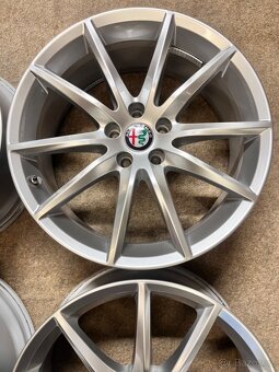5x110 R19 ORIG. Alfa Romeo Stelvio - TOP STAV - 4