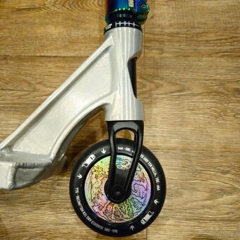 Tilt vidlice od custom freestyle koloběžky - 4