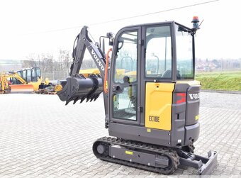 Pásový minibagr Volvo EC18E - 4