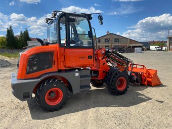 Teleskopický kloubový nakladač ER1200F - 4