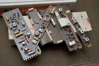 Radiostanice Tesla PR11 přenosná 8 kanálová 32 MHz - 4