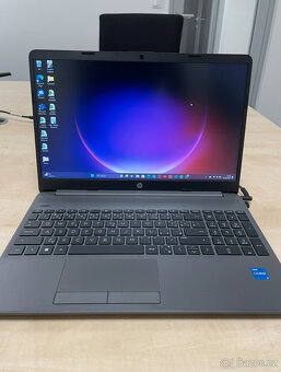 💻 HP 250 G9 – Intel i5 / 8 GB / 512 GB SSD – JAKO NOVÝ - 4