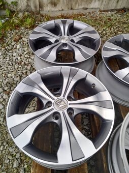 Alu 18" HONDA CRV super stav + pneu. - 4