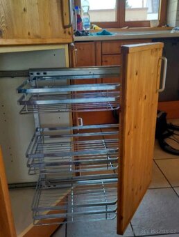 Smrková kuchyňská linka s vestavěnými spotřebiči,5561 - 4