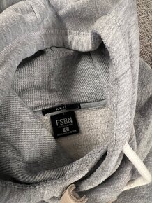 Mikiny bavlněné chlapecké vel. S, cena za 3ks - 4