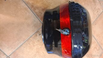 Úložný box na motorku nebo skutra. - 4