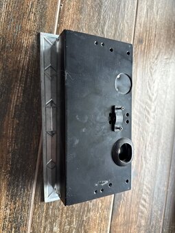 Vestavná zásuvková lišta do desky - 4