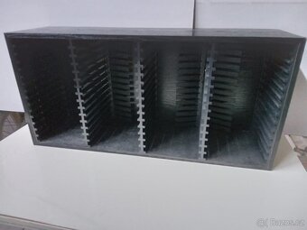 Police na ukládání CD - 4