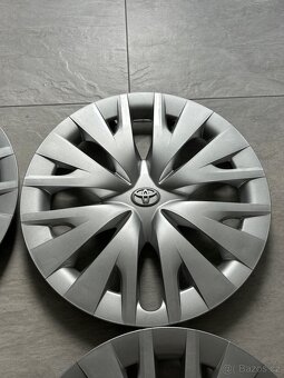 Poklice R15 Toyota Original - 4