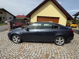 Opel Insignia 2.0CDTi 4X4 SPORT - 4