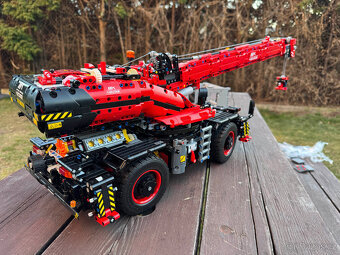LEGO Technic 42082 Terénní jeřáb - 4