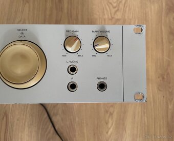 Akai S2000 - 4