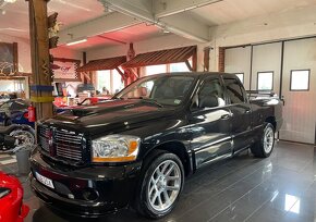 Dodge Ram SRT-10 - 4