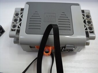 Lego Technic motorová sada ze setu 9398 - 4