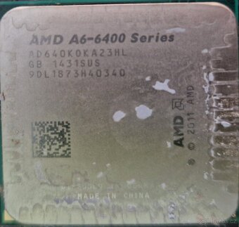 PC soustava s monitorem, klávesnici i myší - 4