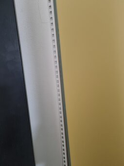 Nabízím k prodeji krásnou bílou nepoužitou šatní skříň - 4