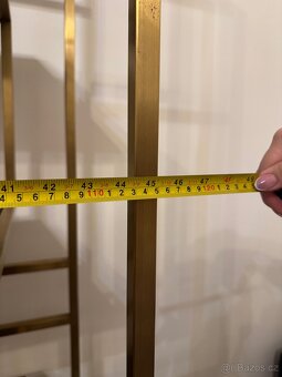 Elegantní regál - 4