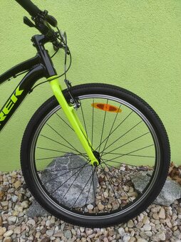 Značkové dětské kolo TREK WAHOO 26" (Black/Volt) - 4