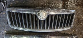 Maska mrizka chladice kapoty skoda octavia II face - 4