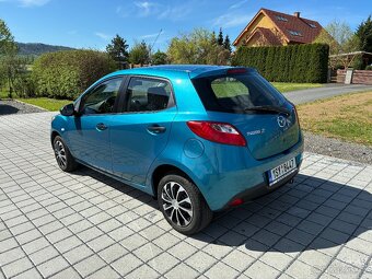 Mazda 2 1.3 rok 2011 - 4
