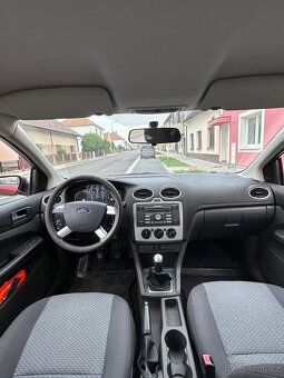 Prodej Ford Focus 1,6 74 kW benzinový motor - 4