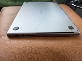 Prodám MacBook Pro 16" (M1 Max, 32 GB RAM, 1 TB SSD) A2485 - 4