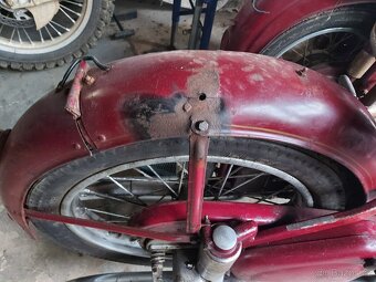 Jawa 250 pérák - 4