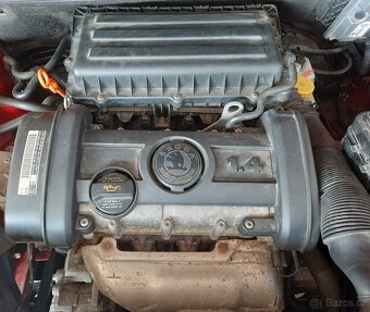 nd ze škoda fabia 2, 1.4. 63kW, vínová,modrá,černá - 4